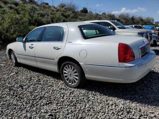 2005 Lincoln Town Car Signature