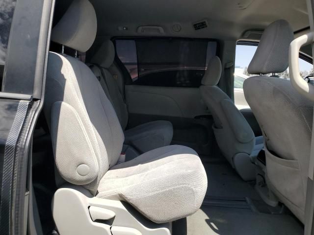 2013 Toyota Sienna LE