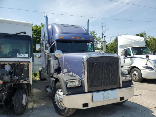 1999 Freightliner Conventional FLD120