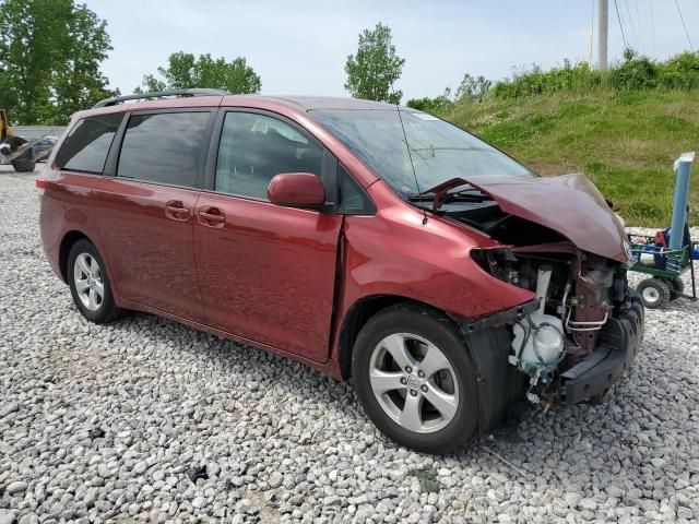 2014 Toyota Sienna LE