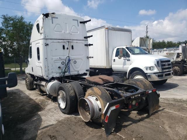 2019 Freightliner Cascadia 126