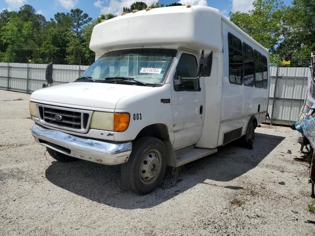 2005 Ford Econoline E350 Super Duty Cutaway Van