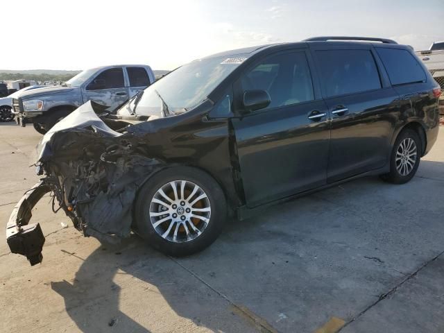 2020 Toyota Sienna XLE