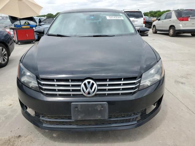 2012 Volkswagen Passat SEL