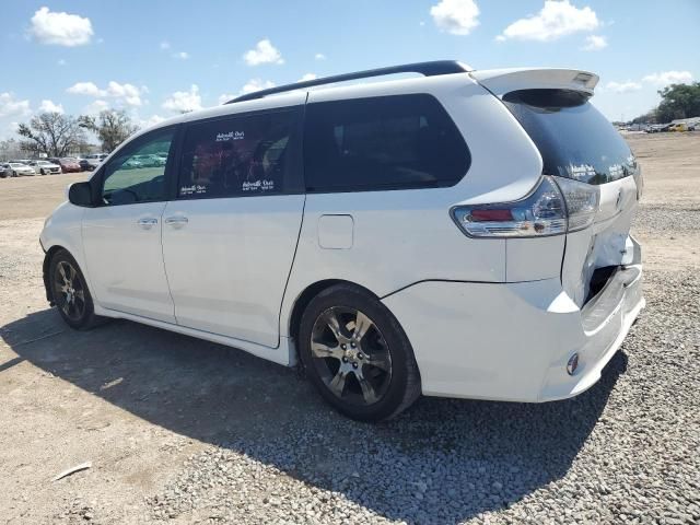 2015 Toyota Sienna Sport