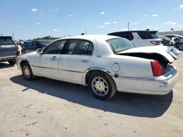 2000 Lincoln Town Car Signature