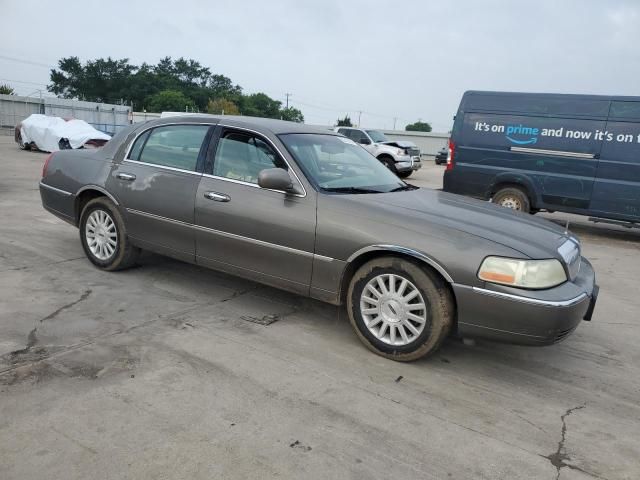 2004 Lincoln Town Car Executive