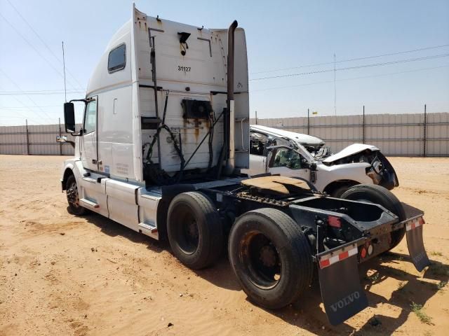 2013 Volvo VN VNL