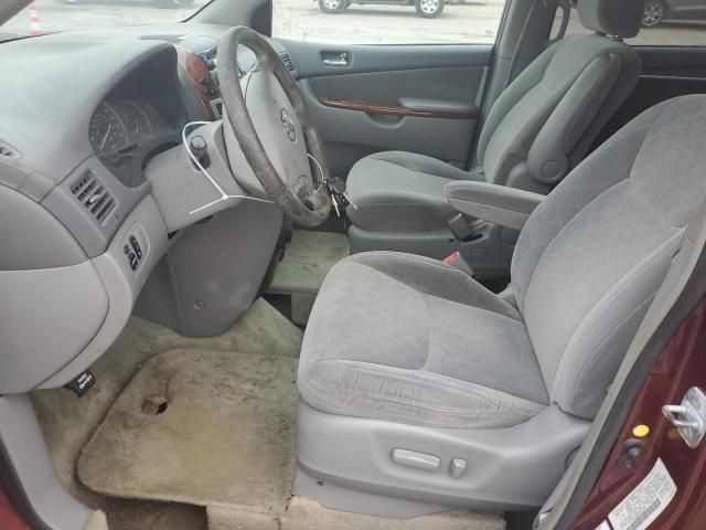 2004 Toyota Sienna XLE