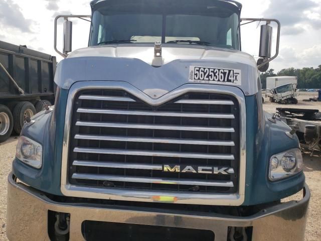 2017 Mack 600 CXU600