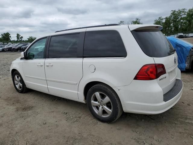 2011 Volkswagen Routan SE