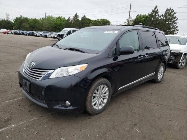 2017 Toyota Sienna XLE