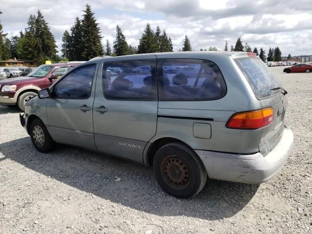 1999 Toyota Sienna CE