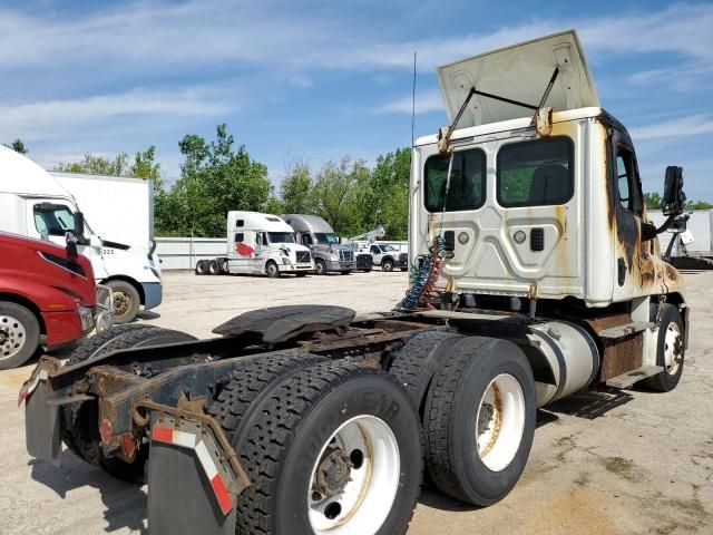 2016 Freightliner Cascadia 125