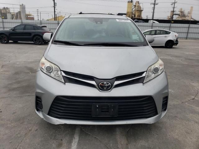 2019 Toyota Sienna LE