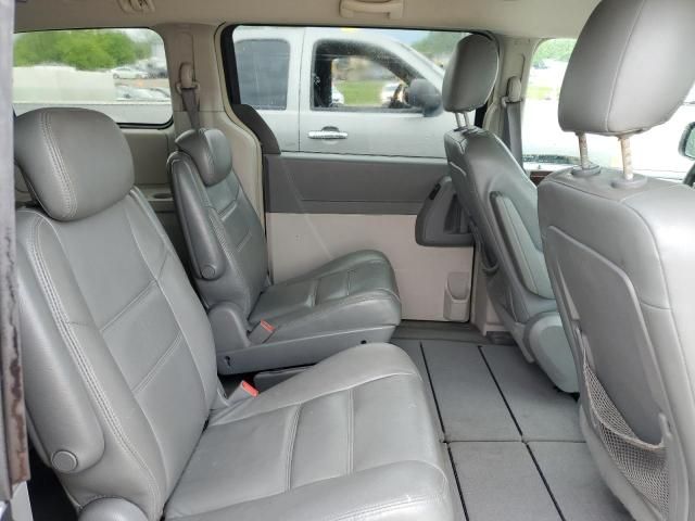 2010 Chrysler Town & Country Touring