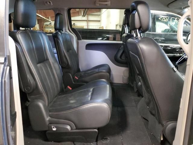 2012 Chrysler Town & Country Touring