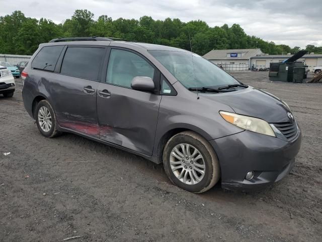 2011 Toyota Sienna XLE