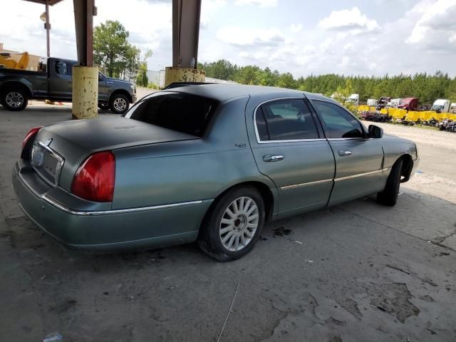 2005 Lincoln Town Car Signature Limited