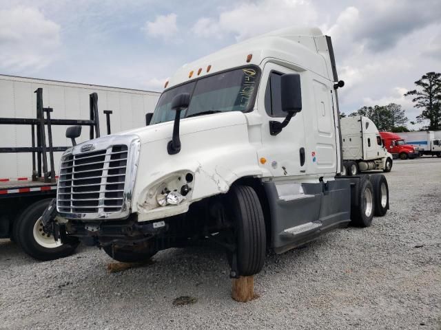 2015 Freightliner Cascadia 125