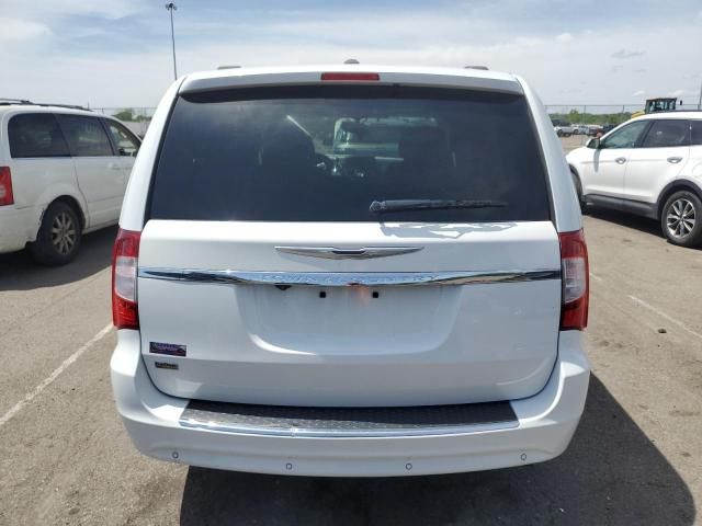 2016 Chrysler Town & Country Touring L