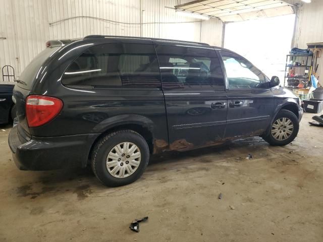 2007 Chrysler Town & Country LX