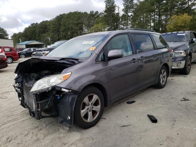 2011 Toyota Sienna LE