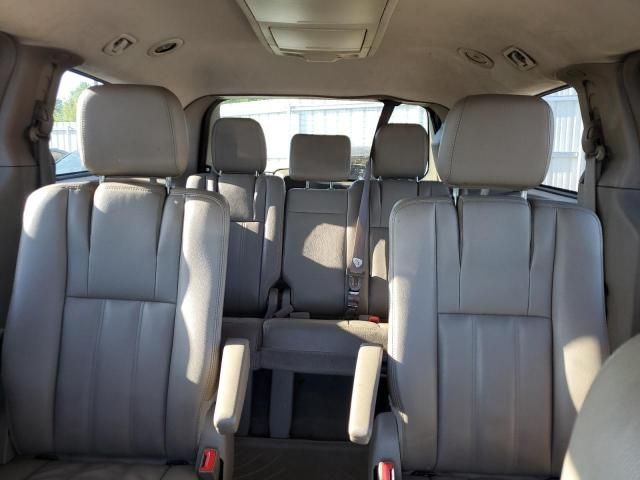 2013 Chrysler Town & Country Touring