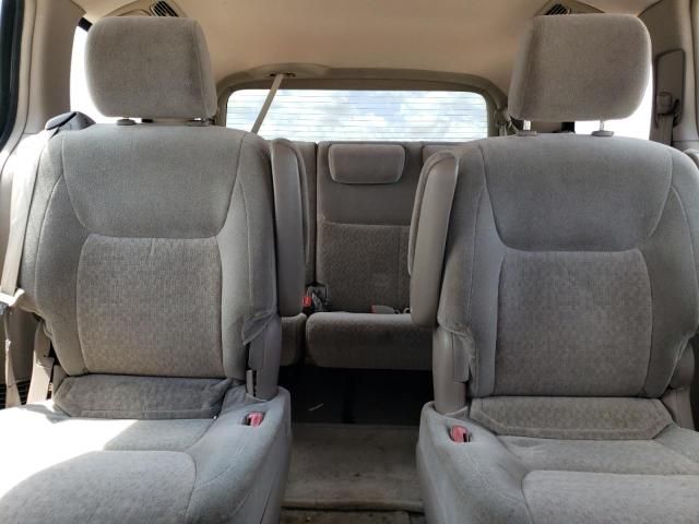 2004 Toyota Sienna CE