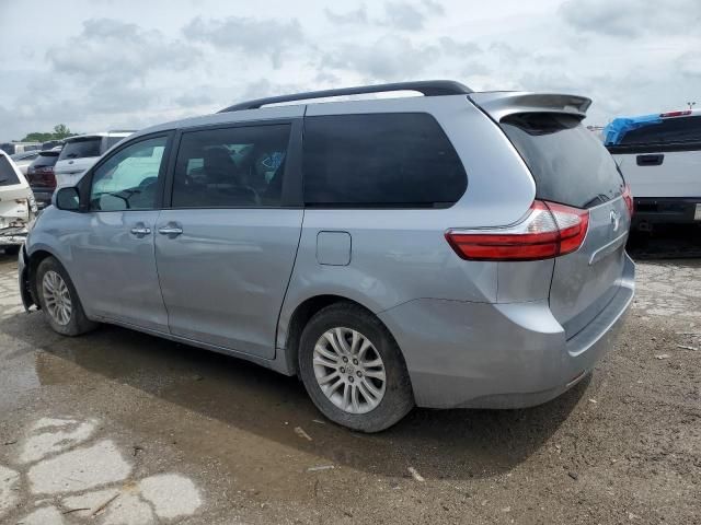 2016 Toyota Sienna XLE