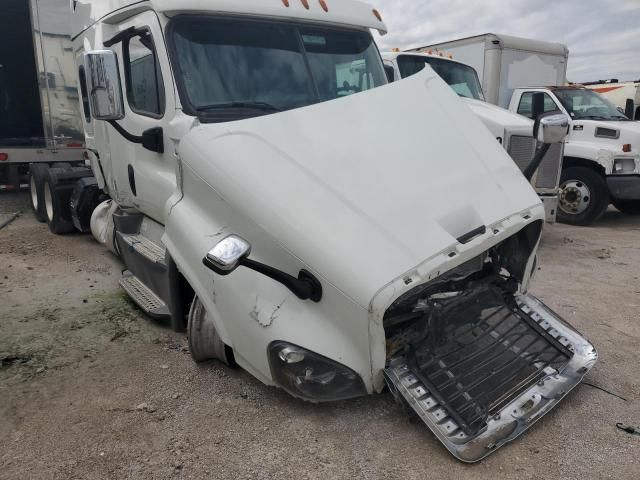 2018 Freightliner Cascadia 125