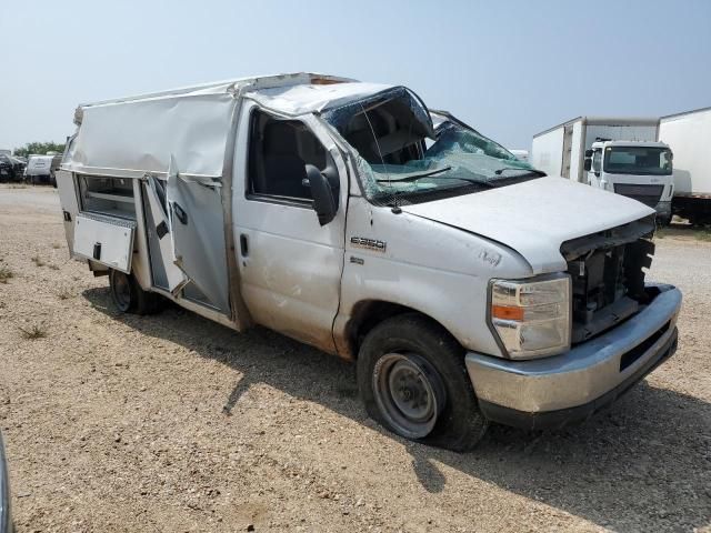 2019 Ford Econoline E350 Super Duty Cutaway Van