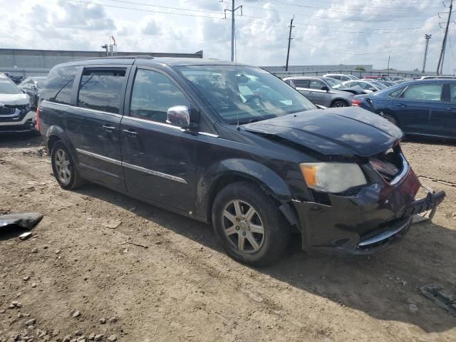 2011 Chrysler Town & Country Touring L