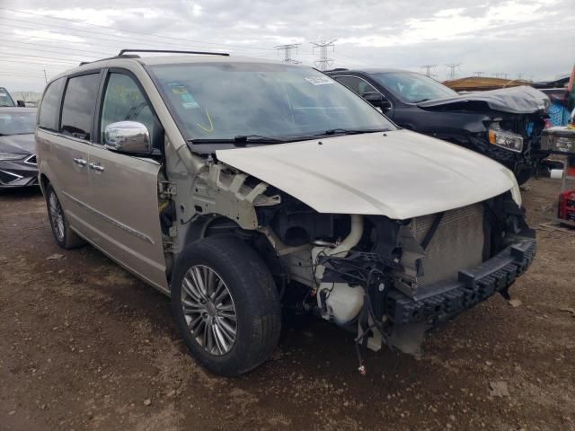 2013 Chrysler Town & Country Touring L