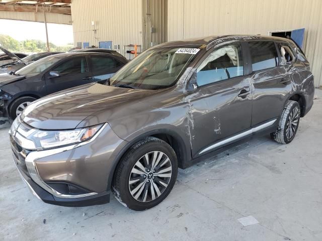 2020 Mitsubishi Outlander SE