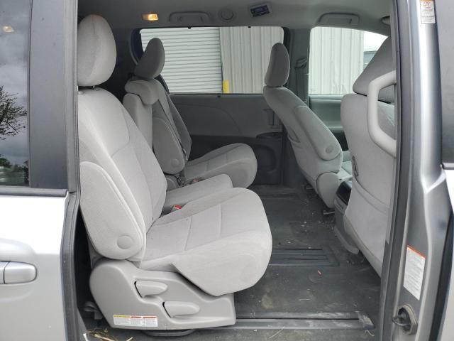 2016 Toyota Sienna LE