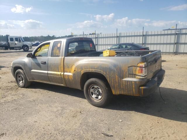 2008 Mitsubishi Raider LS