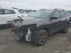 Vehiculos salvage en venta de Copart Cahokia Heights, IL: 2017 Jeep Cherokee Latitude