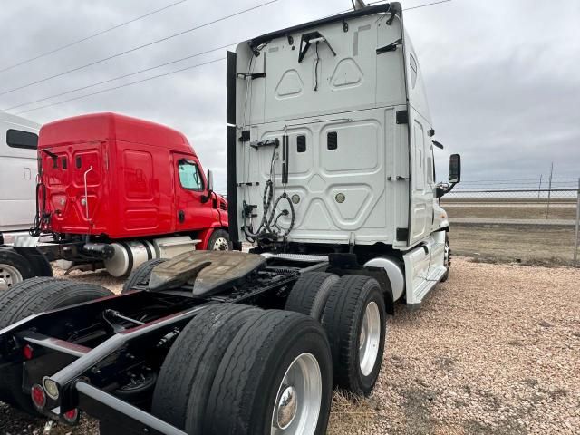 2012 Freightliner Cascadia 125