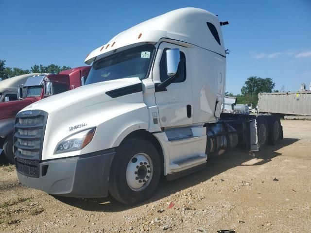 2019 Freightliner Cascadia 126