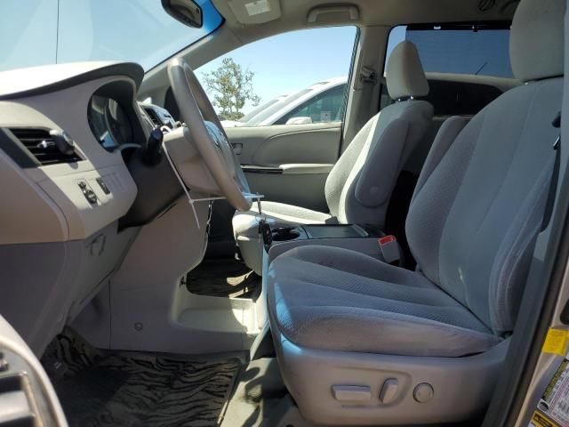 2013 Toyota Sienna LE