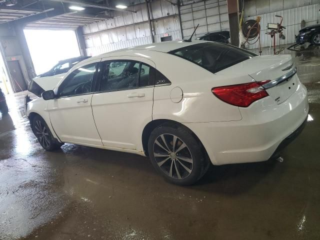 2013 Chrysler 200 Touring