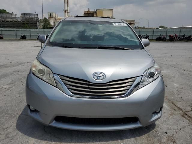 2013 Toyota Sienna XLE