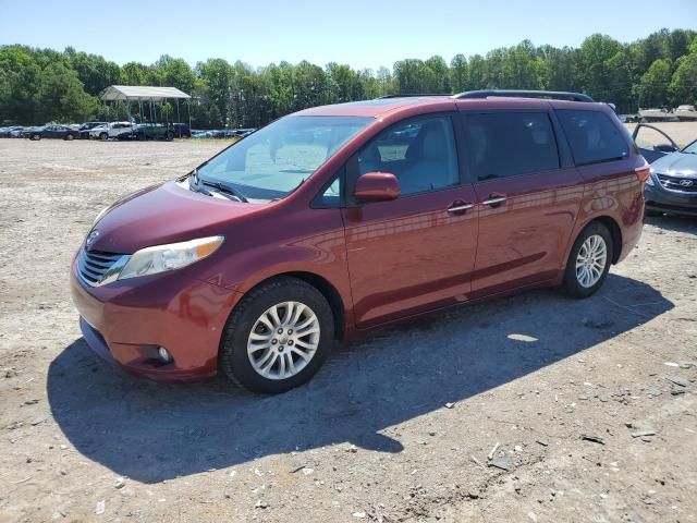 2016 Toyota Sienna XLE