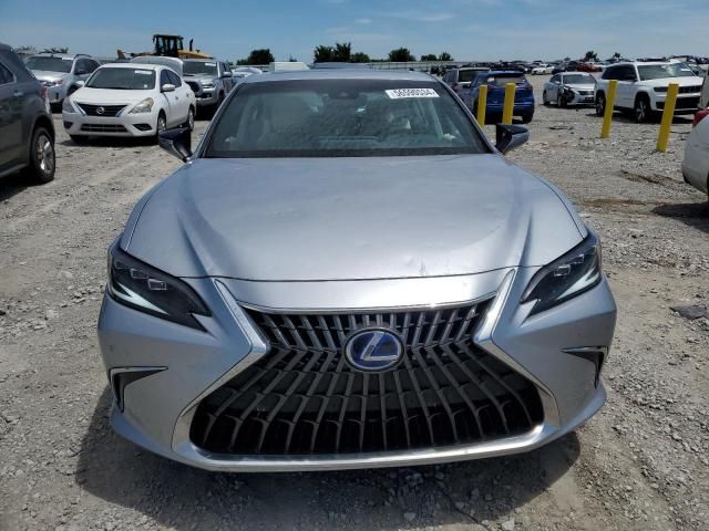 2022 Lexus ES 300H Base