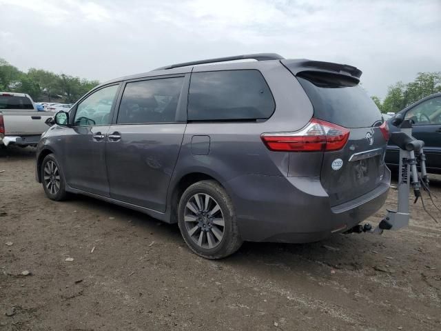 2020 Toyota Sienna XLE