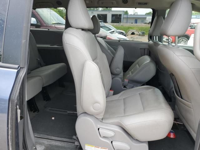 2015 Toyota Sienna XLE