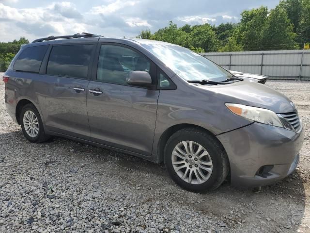 2017 Toyota Sienna XLE