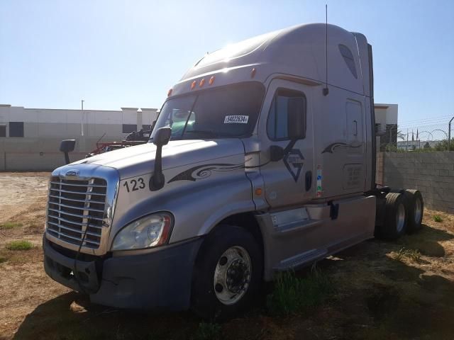 2013 Freightliner Cascadia 125