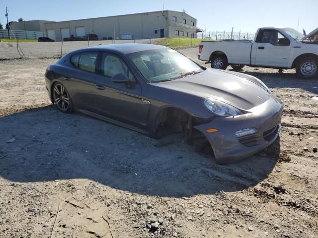 2013 Porsche Panamera 2